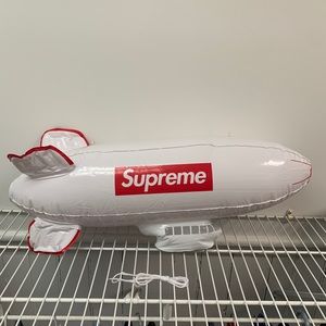 Supreme Blimp FW/17